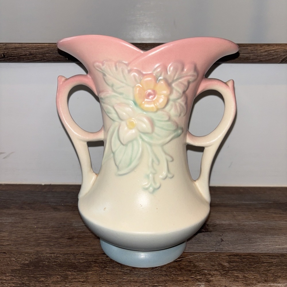 Vintage Hull Art Pottery Wild Flower Matte Vase #W-6 7 1/2" USA